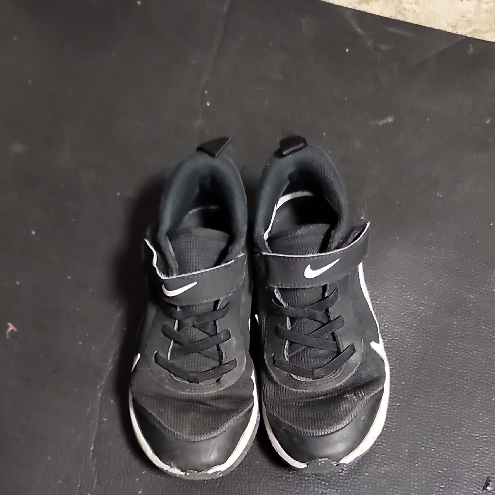 Nike Kids Black Sneakers size 1